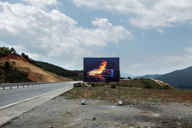 Jin Jun, Burning a Jasper Johns, 2018